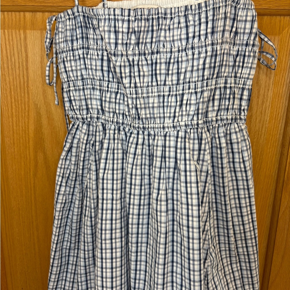 SMALL TALL Abercrombie & Fitch Black and White Smocked Sundress - Picture 2 of 4